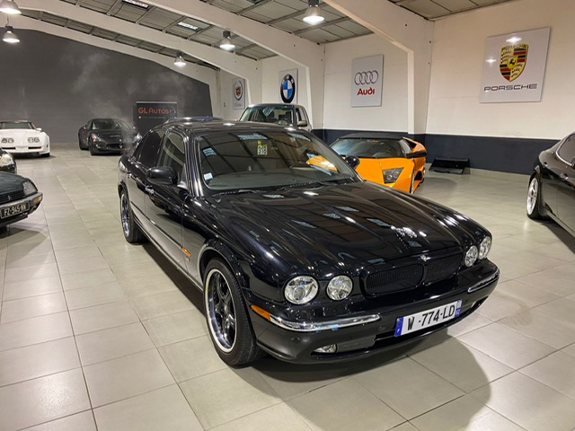 Jaguar XJR