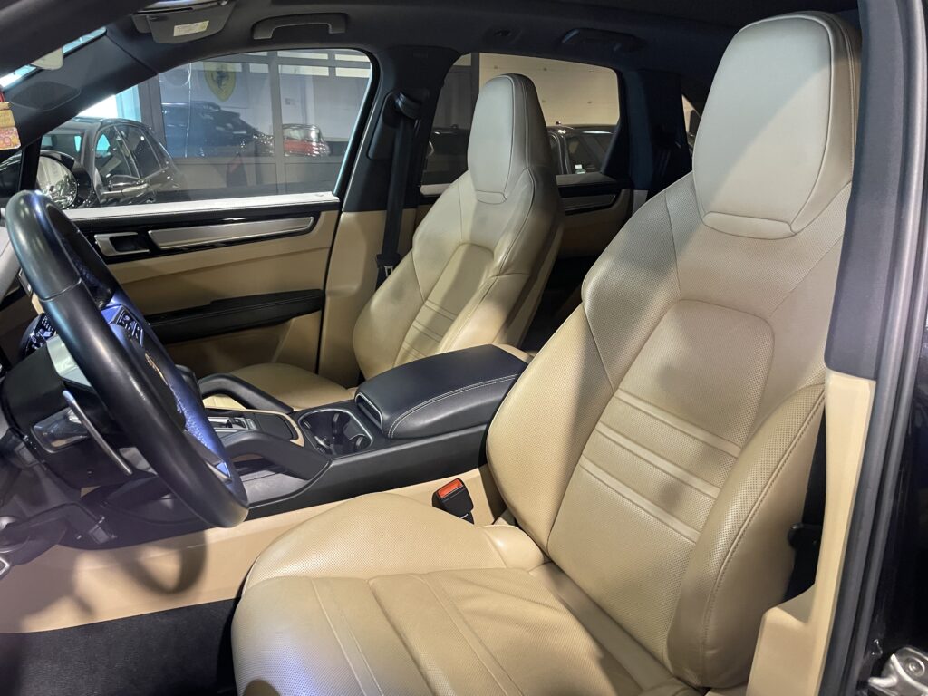 Sièges avant - Porsche Cayenne S
