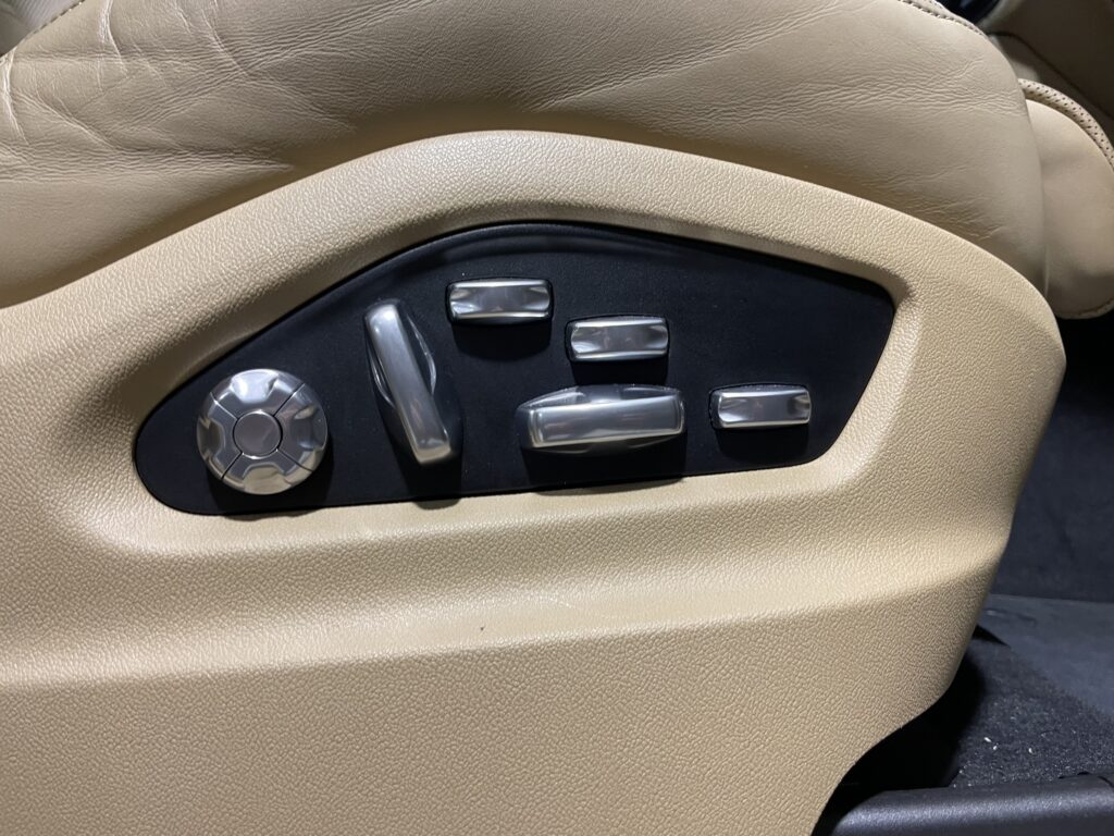 Réglage sièges avant - Porsche Cayenne S
