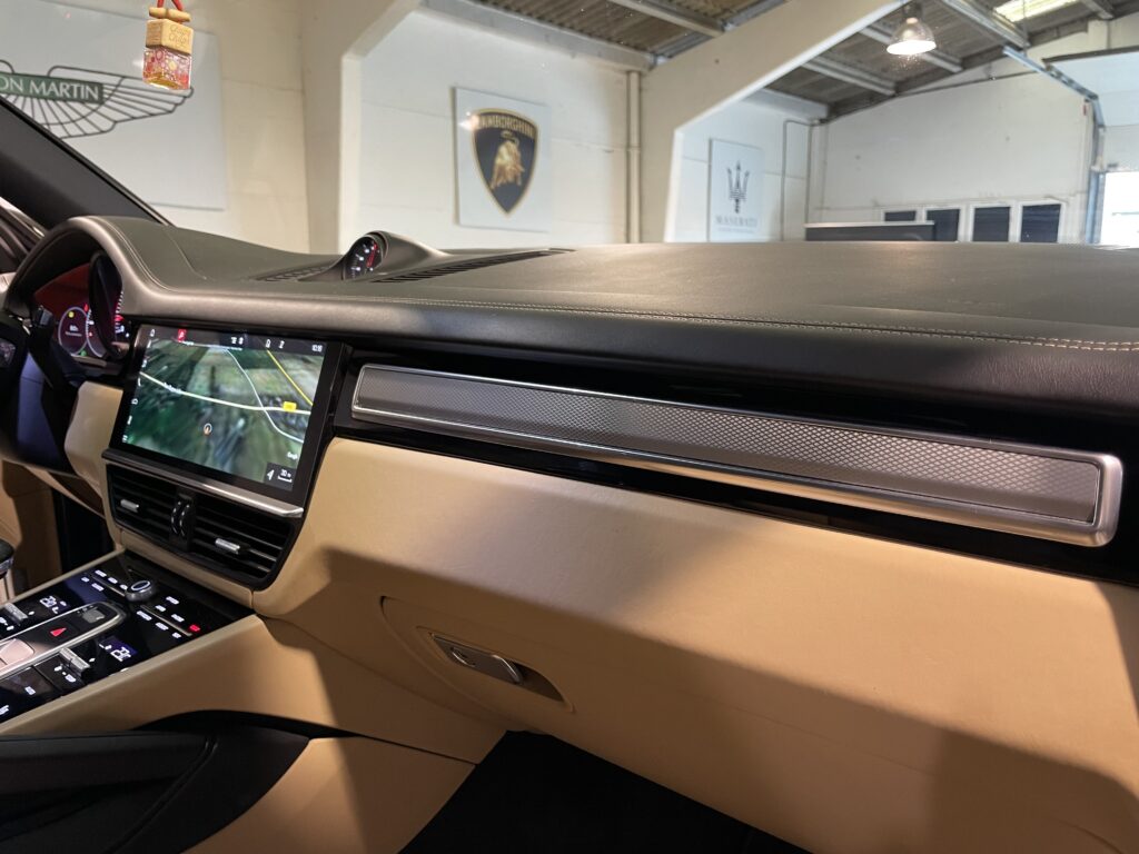 Tableau de bord - Porsche Cayenne S