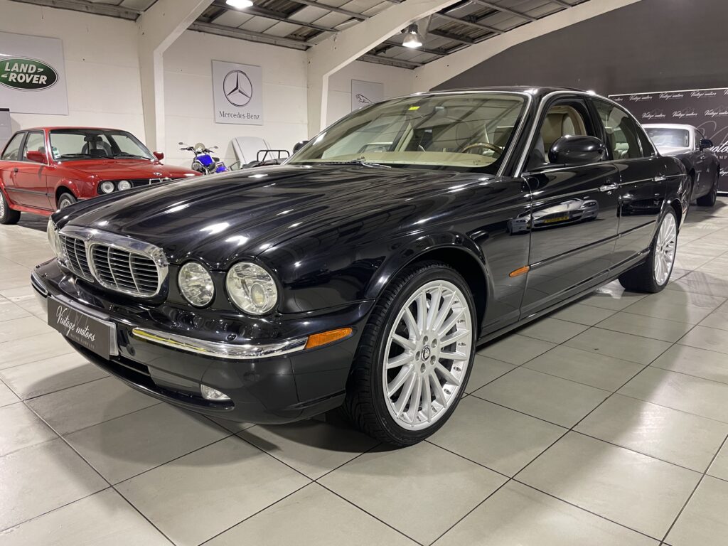 Jaguar XJR